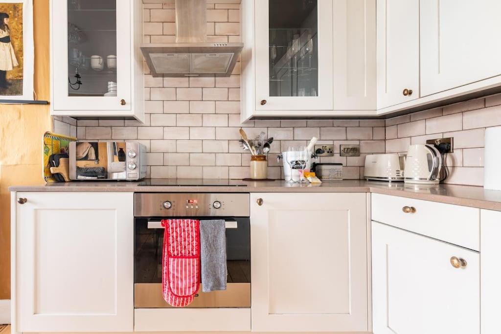 Holyrood Park: Lush & Arty 2 Double Bed Flat Daire Edinburgh Dış mekan fotoğraf