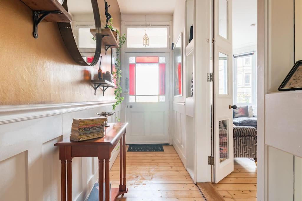 Holyrood Park: Lush & Arty 2 Double Bed Flat Daire Edinburgh Dış mekan fotoğraf