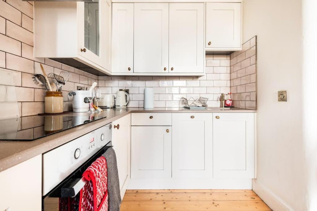 Holyrood Park: Lush & Arty 2 Double Bed Flat Daire Edinburgh Dış mekan fotoğraf